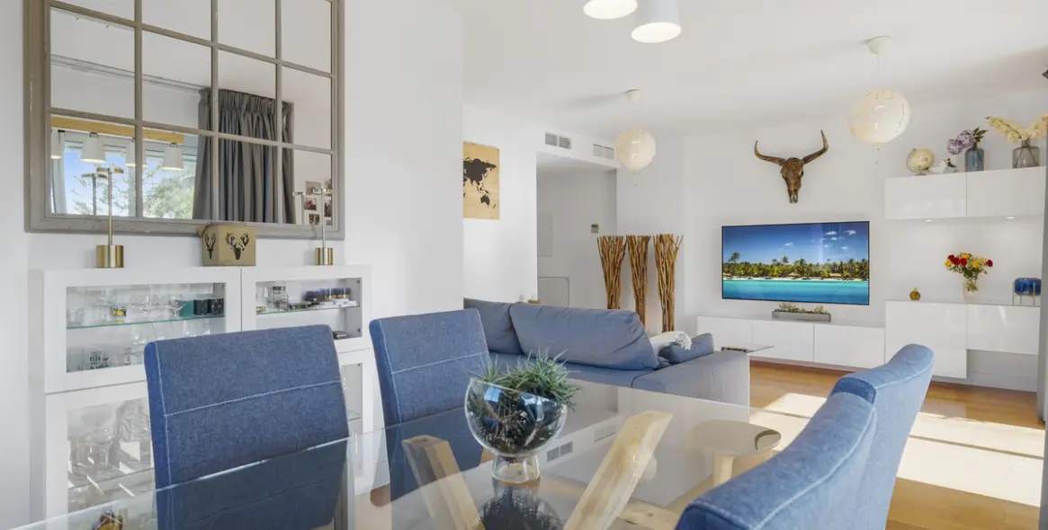 Sale of middle floor apartment in Mijas Costa 7