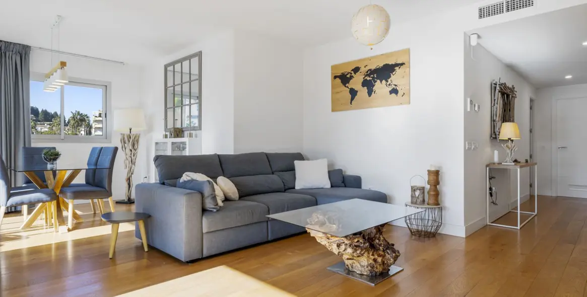 Sale of middle floor apartment in Mijas Costa 8