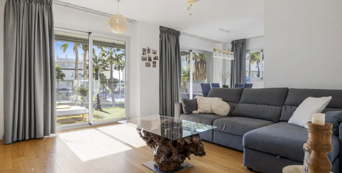 Sale of middle floor apartment in Mijas Costa 9