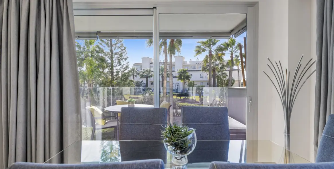 Sale of middle floor apartment in Mijas Costa 11