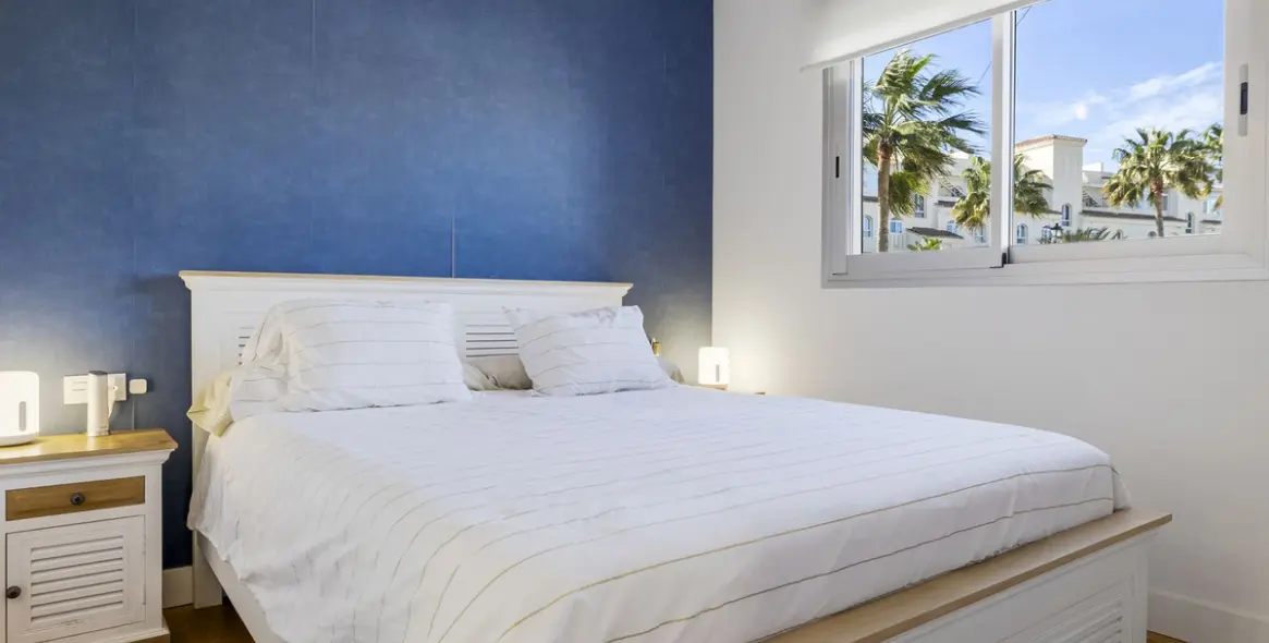 Sale of middle floor apartment in Mijas Costa 20