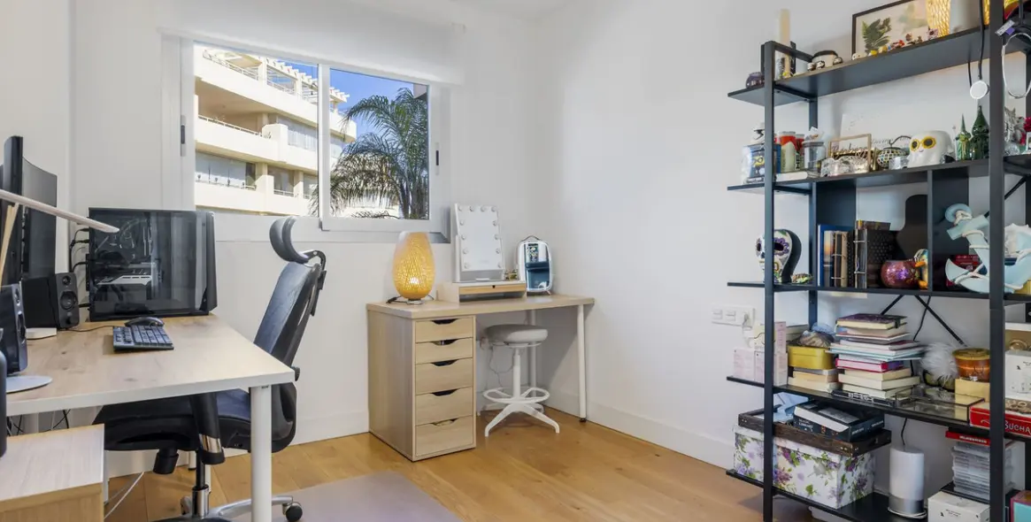 Sale of middle floor apartment in Mijas Costa 24