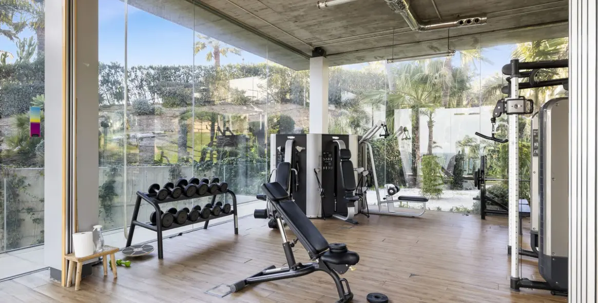 Sale of middle floor apartment in Mijas Costa 37