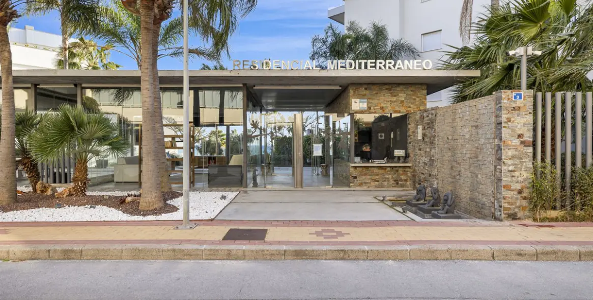 Sale of middle floor apartment in Mijas Costa 42