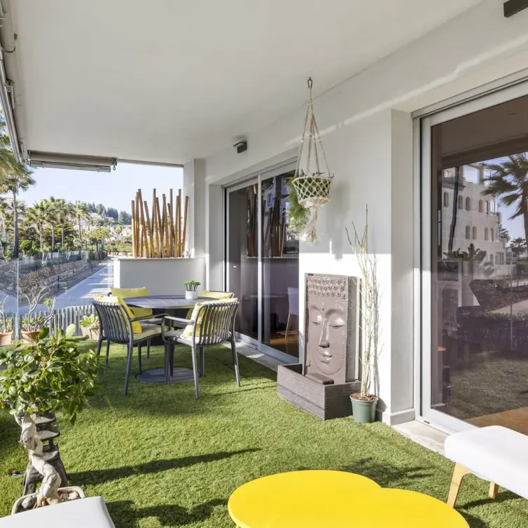 Sale of middle floor apartment in Mijas Costa