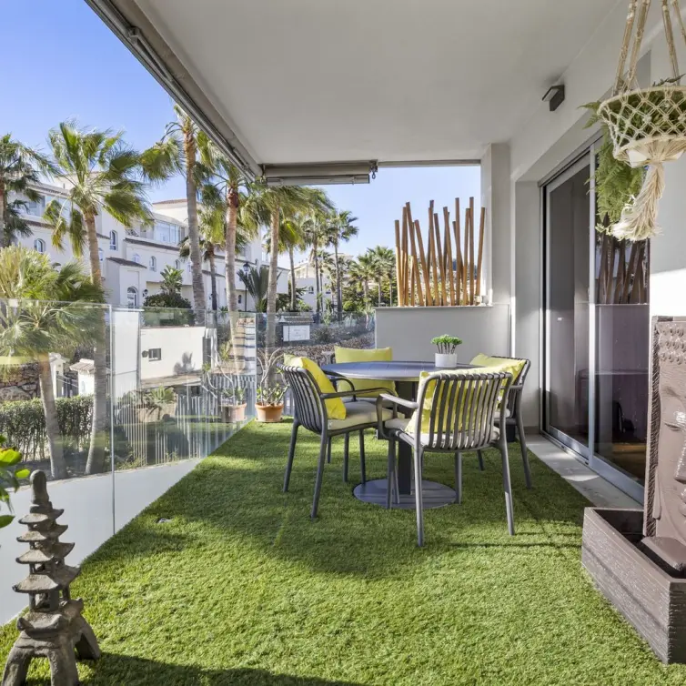 Sale of middle floor apartment in Mijas Costa
