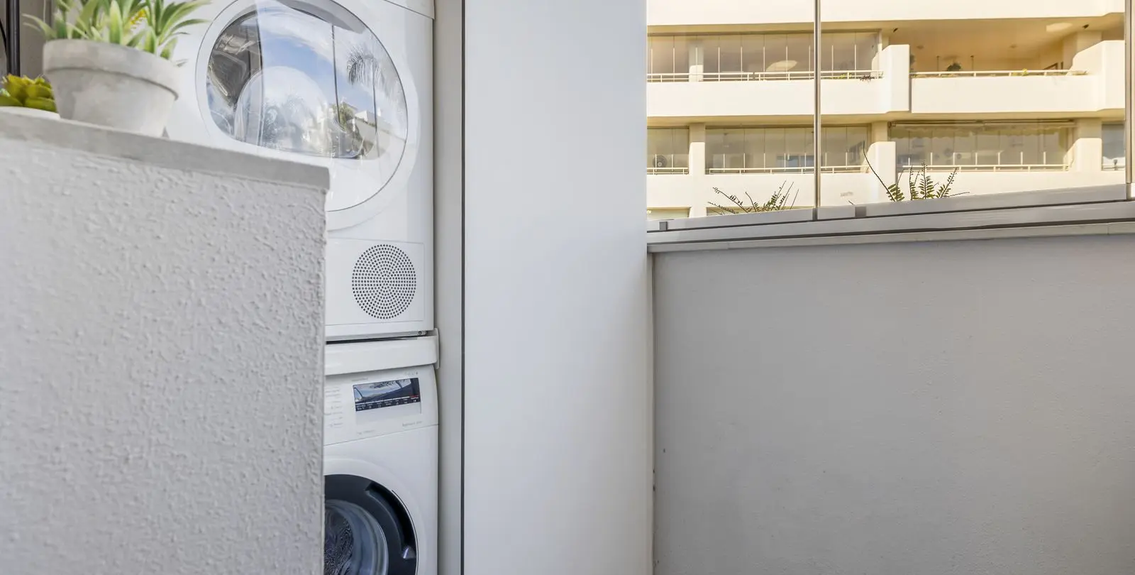 Sale of middle floor apartment in Mijas Costa 18