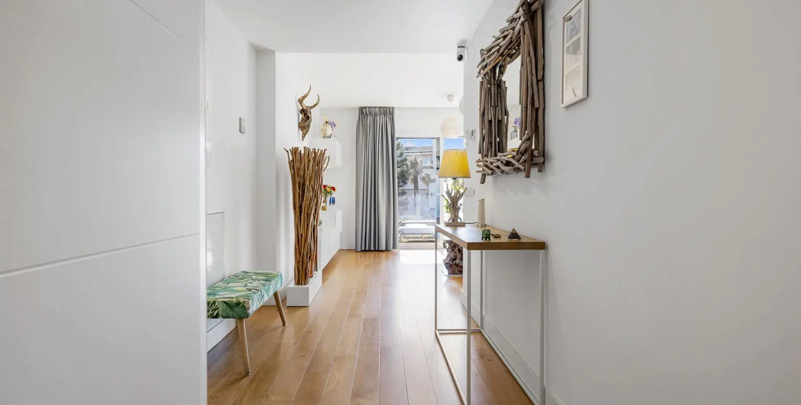 Sale of middle floor apartment in Mijas Costa 19
