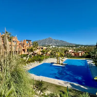 Продажа апартаментов на первом этаже в Marbella