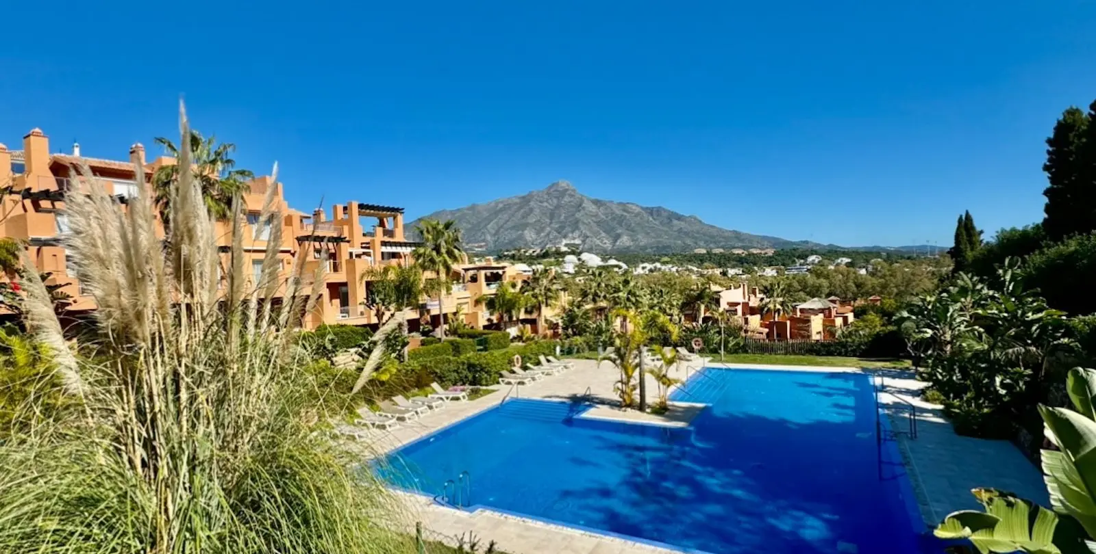 Продажа апартаментов на первом этаже в Marbella 1