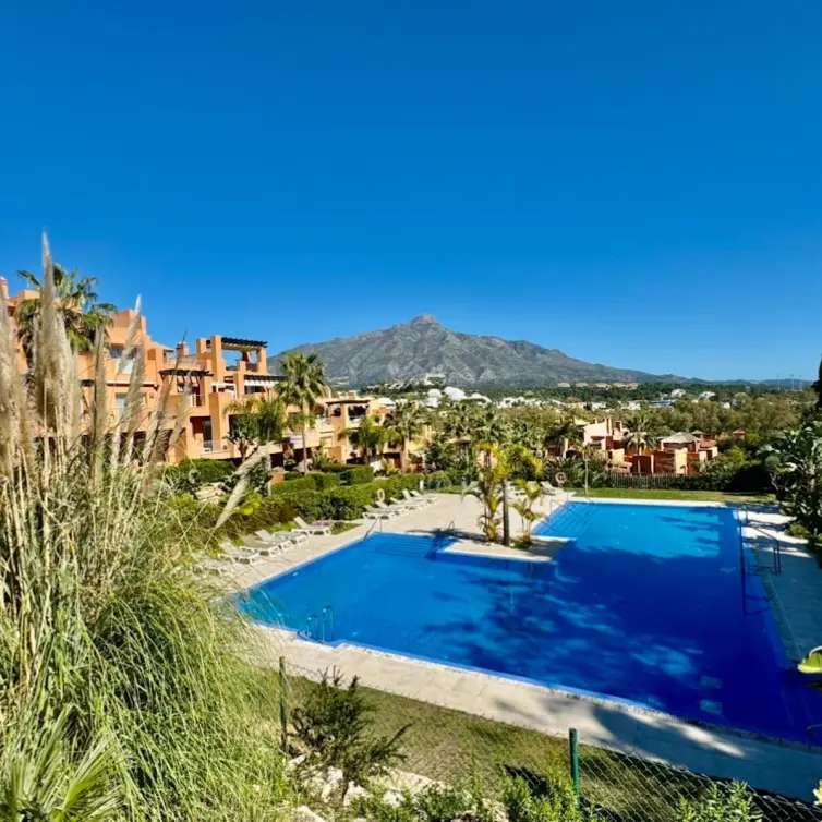 Продажа апартаментов на первом этаже в Marbella