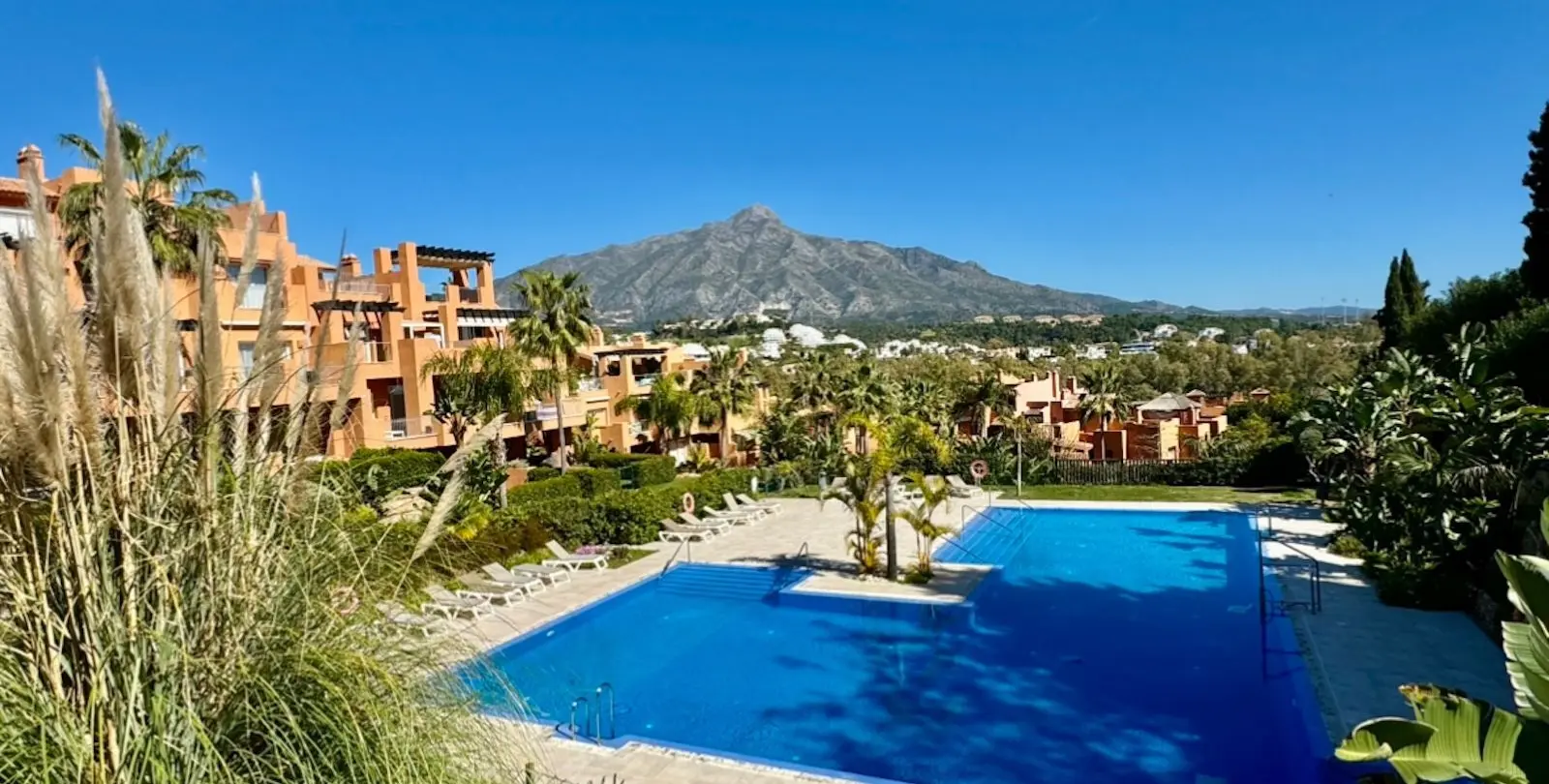 Продажа апартаментов на первом этаже в Marbella 24