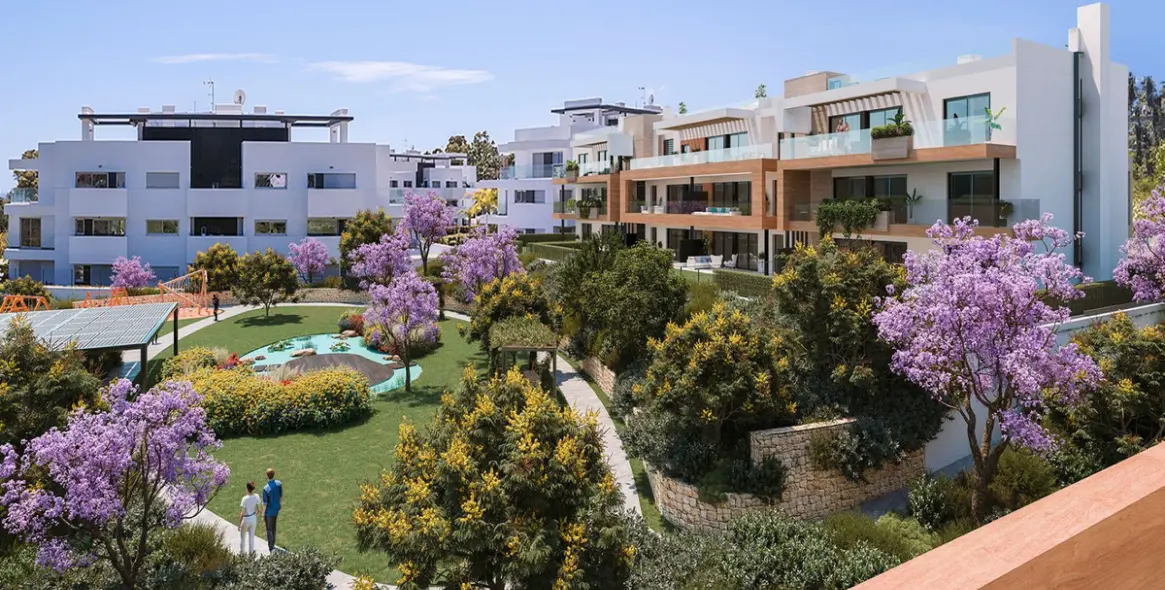 Sale of middle floor apartment in Estepona 2