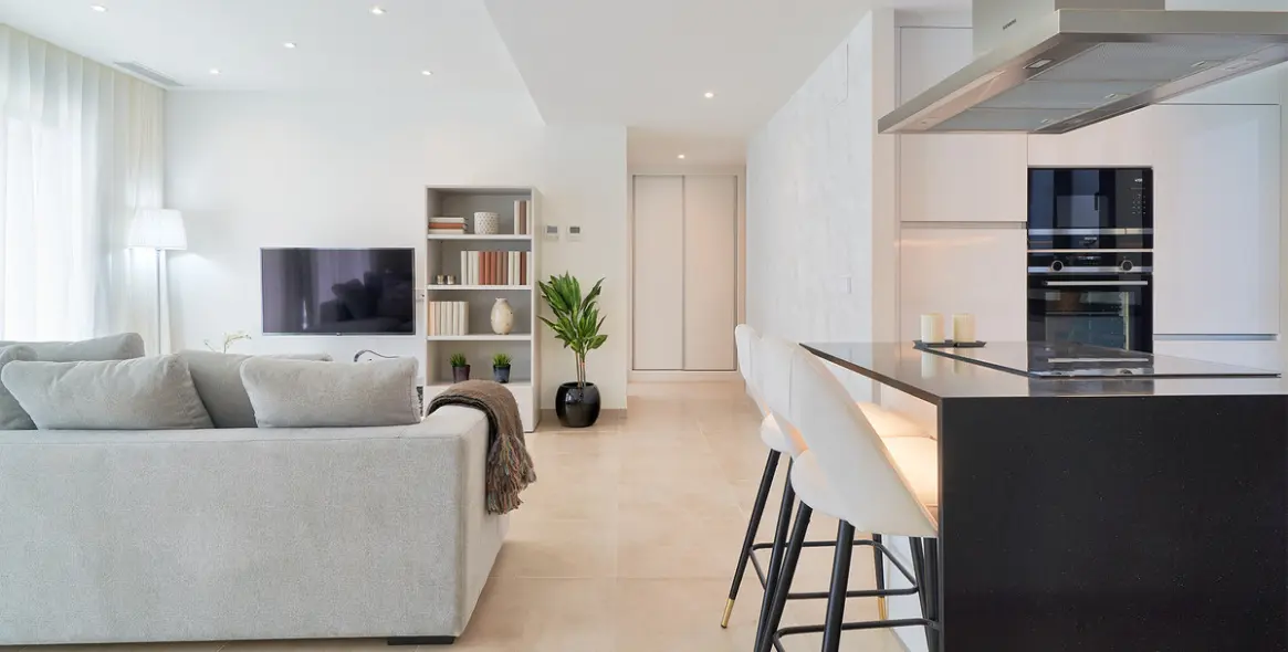 Sale of middle floor apartment in Estepona 4