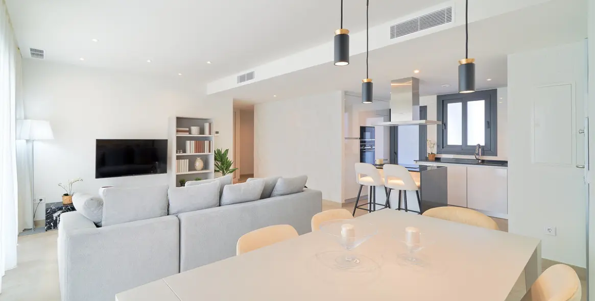 Sale of middle floor apartment in Estepona 5