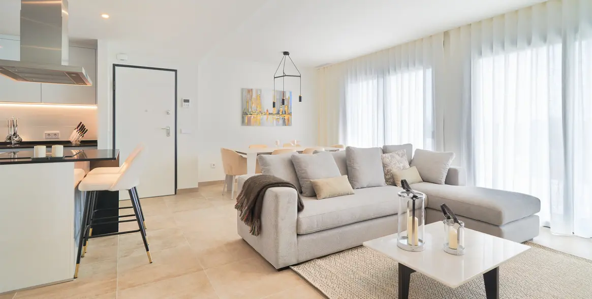 Sale of middle floor apartment in Estepona 6