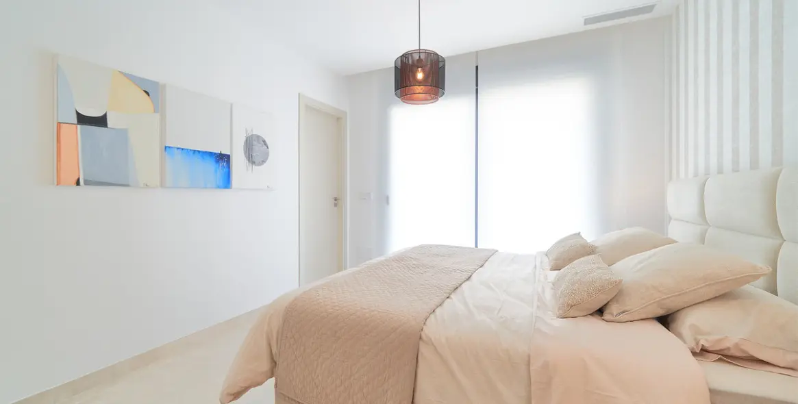 Sale of middle floor apartment in Estepona 12