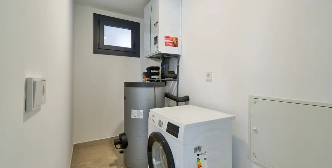 Продажа апартаментов на среднем этаже в Estepona 23