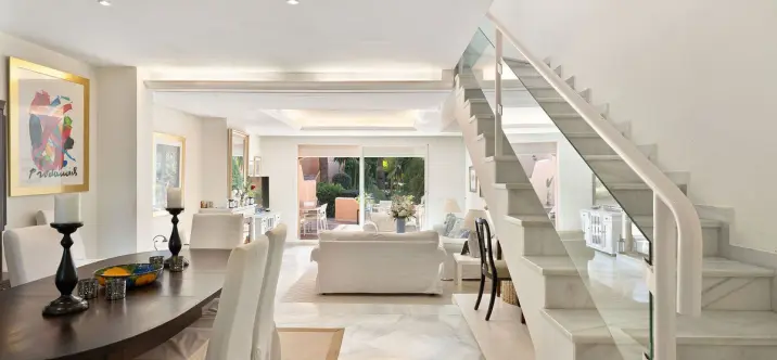 Продажа таунхауса в Nueva Andalucía 1