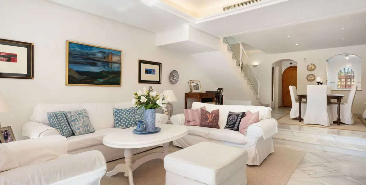 Sale of townhouse in Nueva Andalucía 8