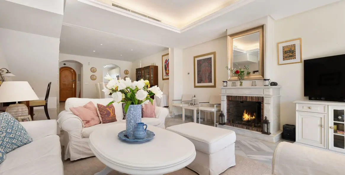 Sale of townhouse in Nueva Andalucía 10