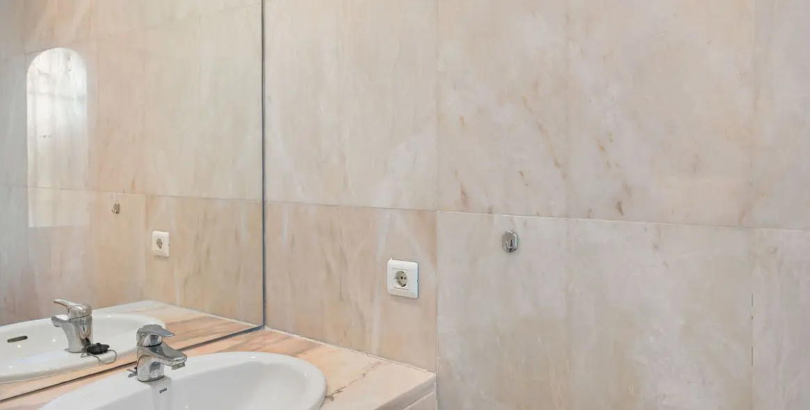 Sale of townhouse in Nueva Andalucía 13