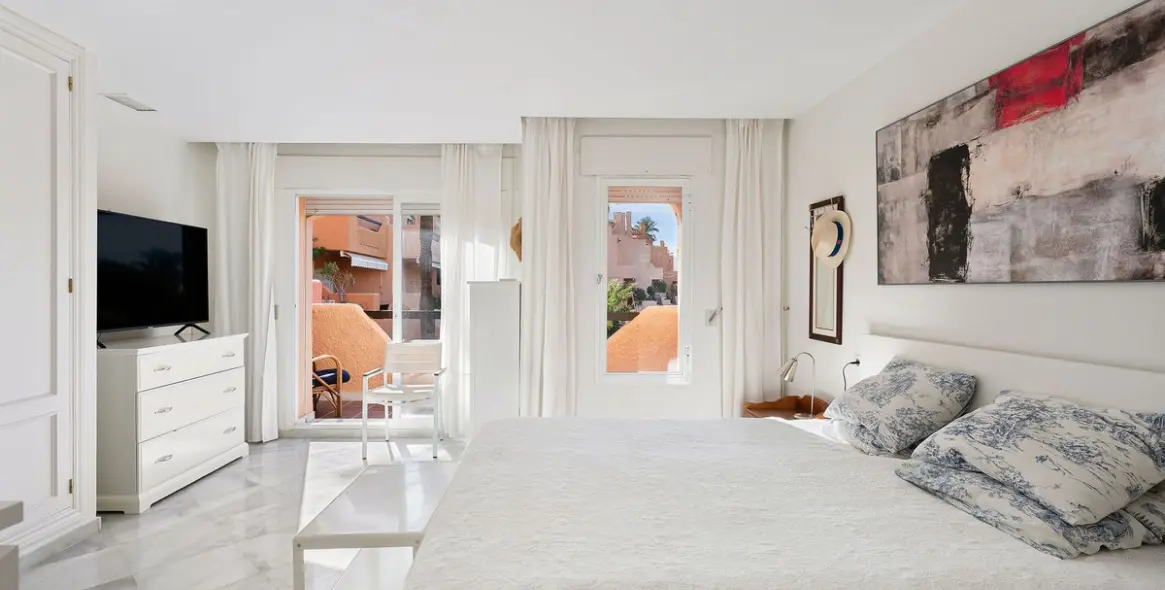 Sale of townhouse in Nueva Andalucía 14