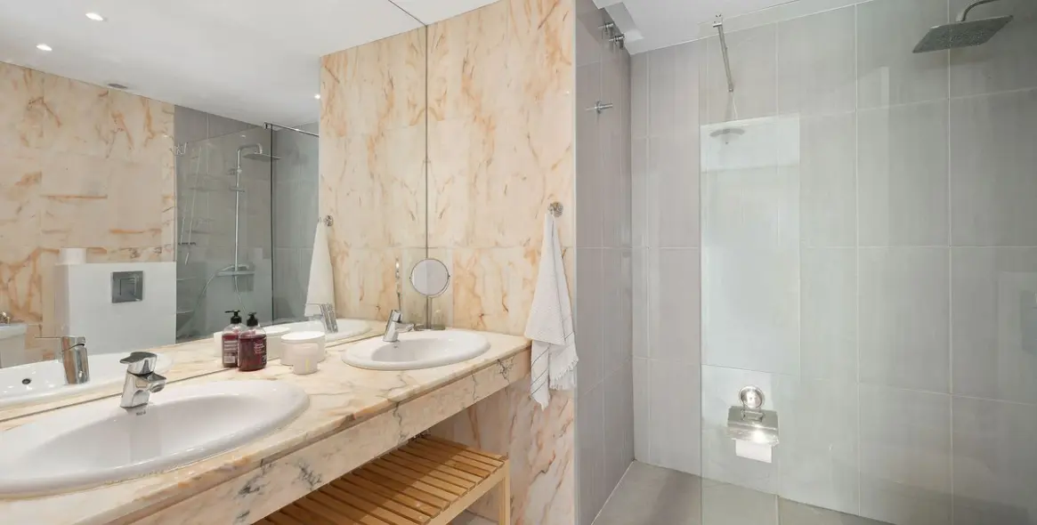 Sale of townhouse in Nueva Andalucía 15