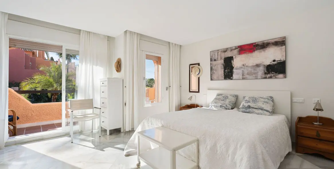 Sale of townhouse in Nueva Andalucía 16