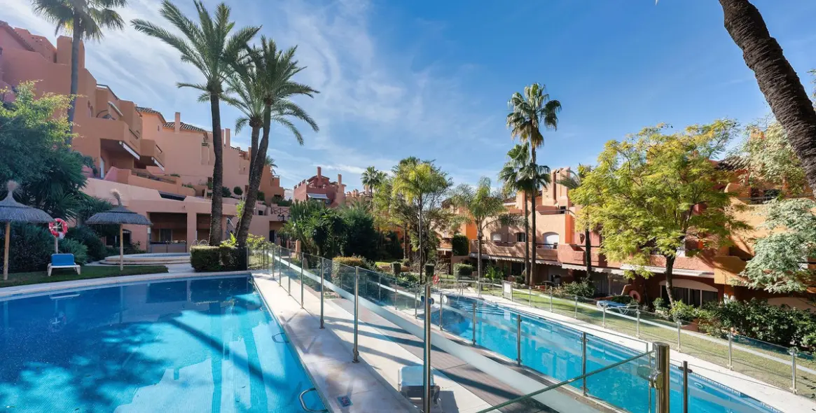 Продажа таунхауса в Nueva Andalucía 32