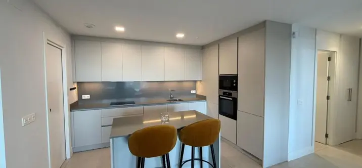 Sale of middle floor apartment in Benahavís 3