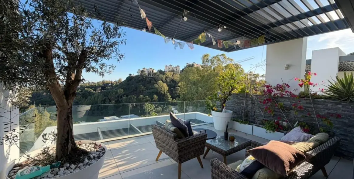 Продажа апартаментов на среднем этаже в Benahavís 6