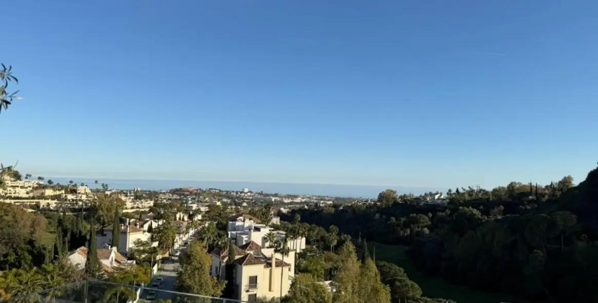 Продажа апартаментов на среднем этаже в Benahavís 8