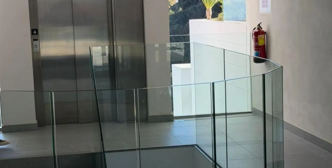 Продажа апартаментов на среднем этаже в Benahavís 16