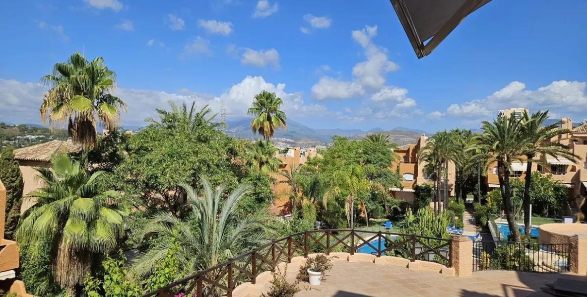Sale of townhouse in Atalaya 27