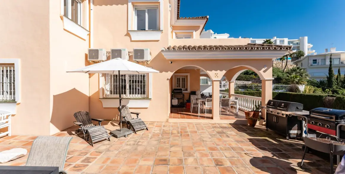 Sale of detached villa in La Capellania 3