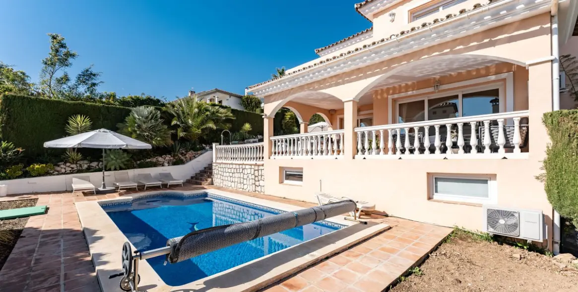 Sale of detached villa in La Capellania 6