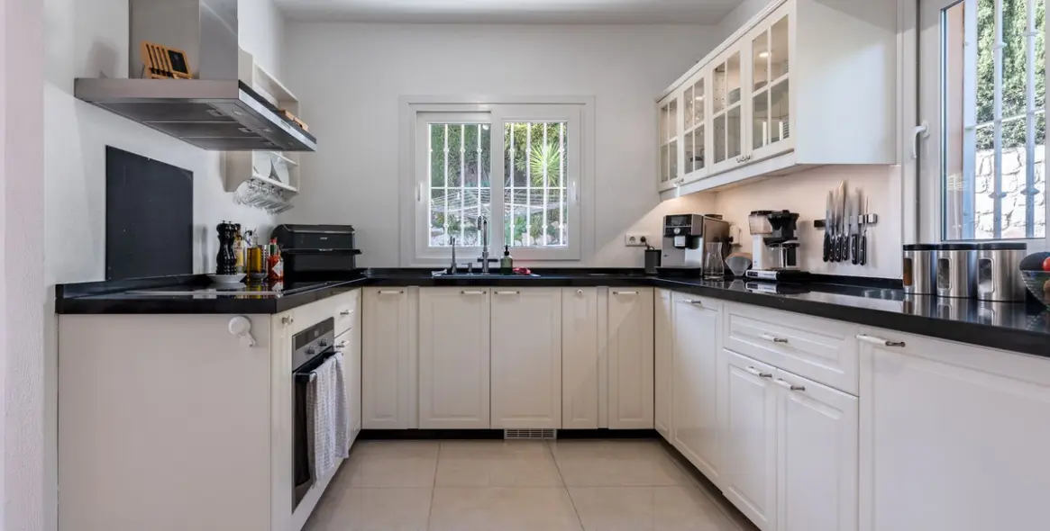 Sale of detached villa in La Capellania 11