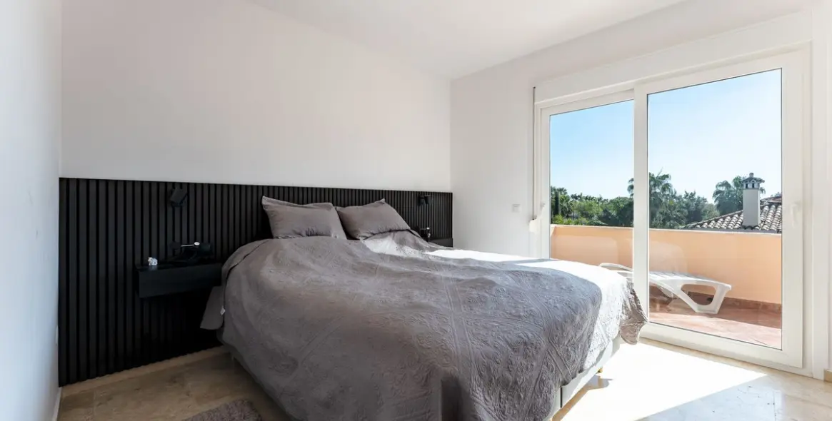 Sale of detached villa in La Capellania 15