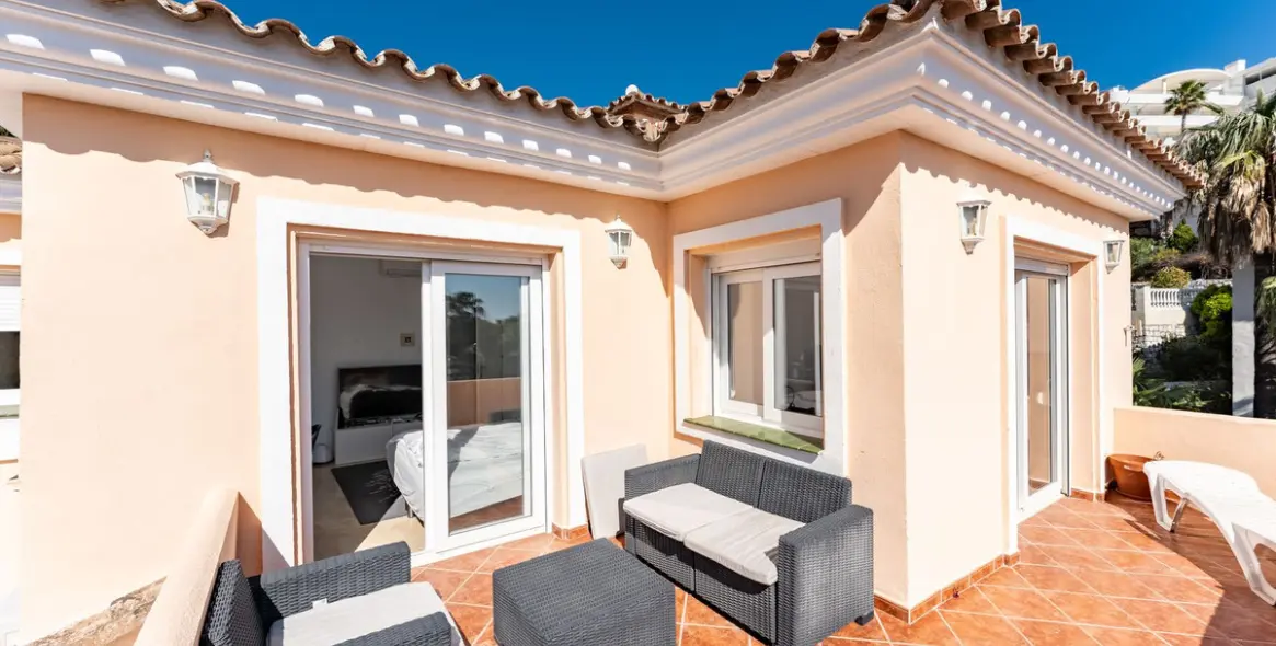Sale of detached villa in La Capellania 16