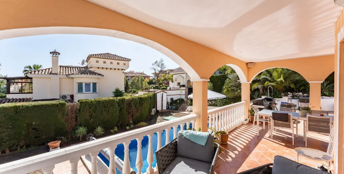 Sale of detached villa in La Capellania 35