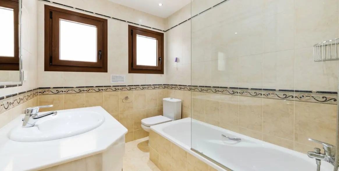 Short-term rent of detached villa in Atalaya 13