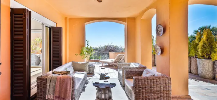 Venta de apartamento en planta baja en Nueva Andalucía 3