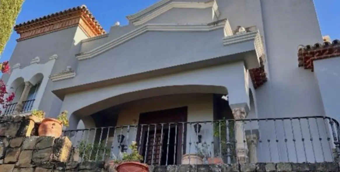 Venta de villa independiente en Benahavís 1