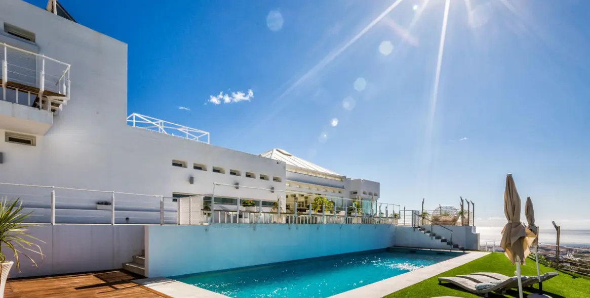 Venta de villa independiente en Estepona 1