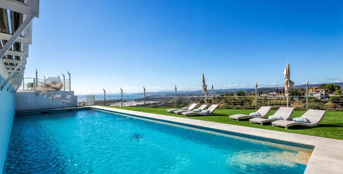 Venta de villa independiente en Estepona 2