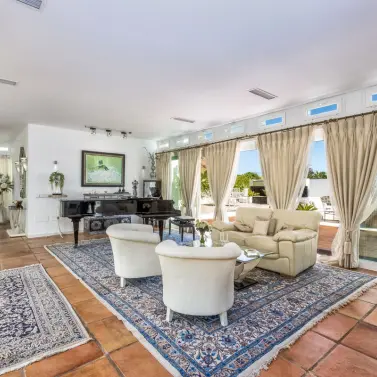 Venta de villa independiente en Estepona