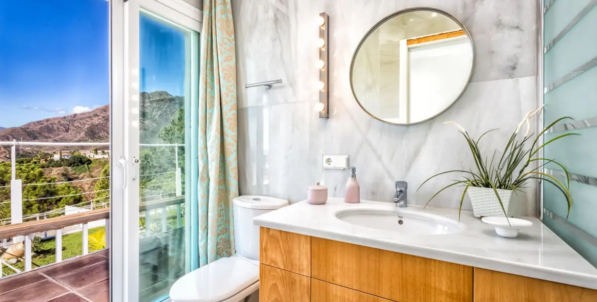 Venta de villa independiente en Estepona 8