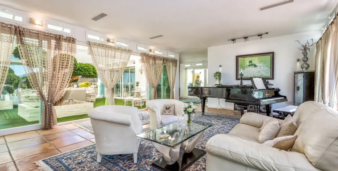 Venta de villa independiente en Estepona 15