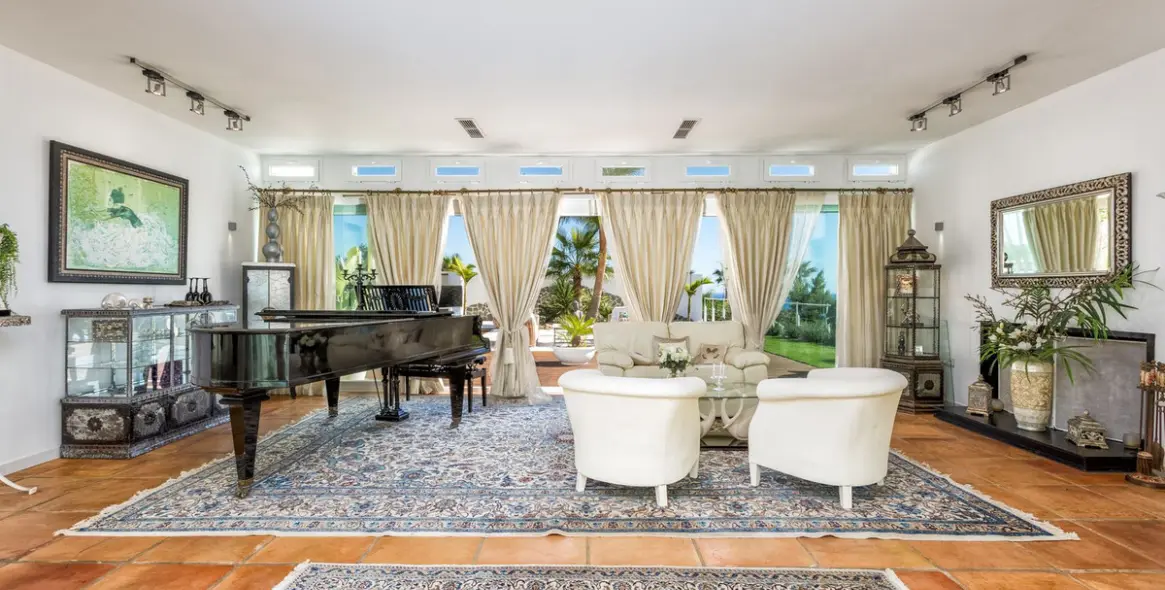 Venta de villa independiente en Estepona 16